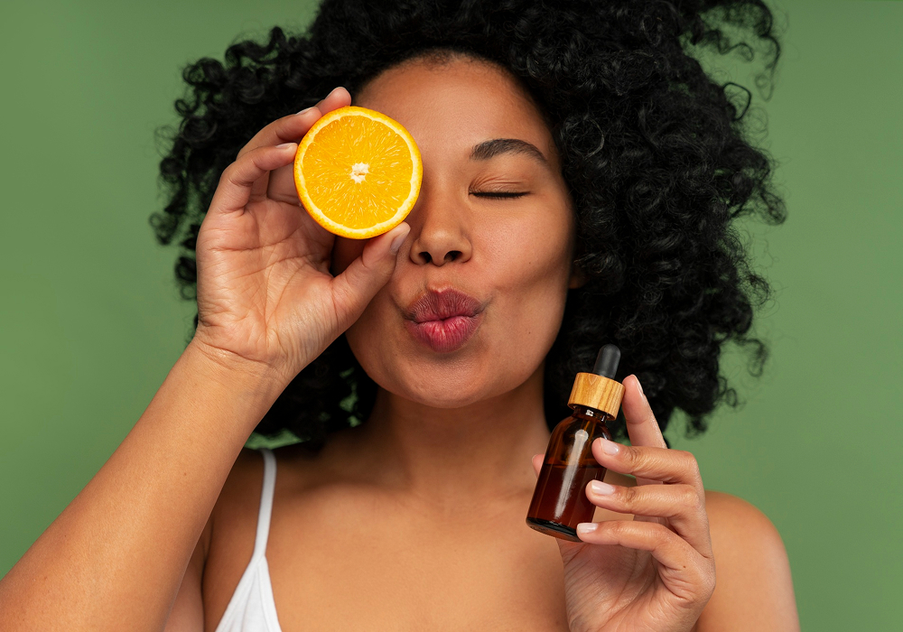 What does a vitamin C serum do?